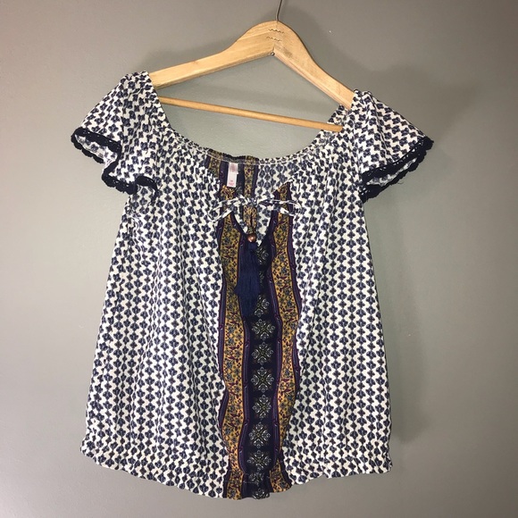 Xhilaration Tops - Exhilaration Top Woman’s Size M Color Blue lace